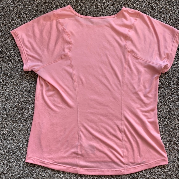 North face pink tee - Picture 3 of 5